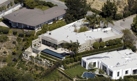 Houston Curtis new book reveals that Molly Bloom wasn't the mastermind behind Hollywood high stakes game Houston Curtis new book reveals that Molly Bloom wasn't the mastermind behind Hollywood high stakes game